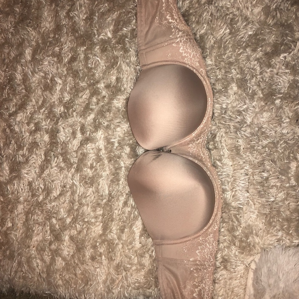 Strapless nude bra